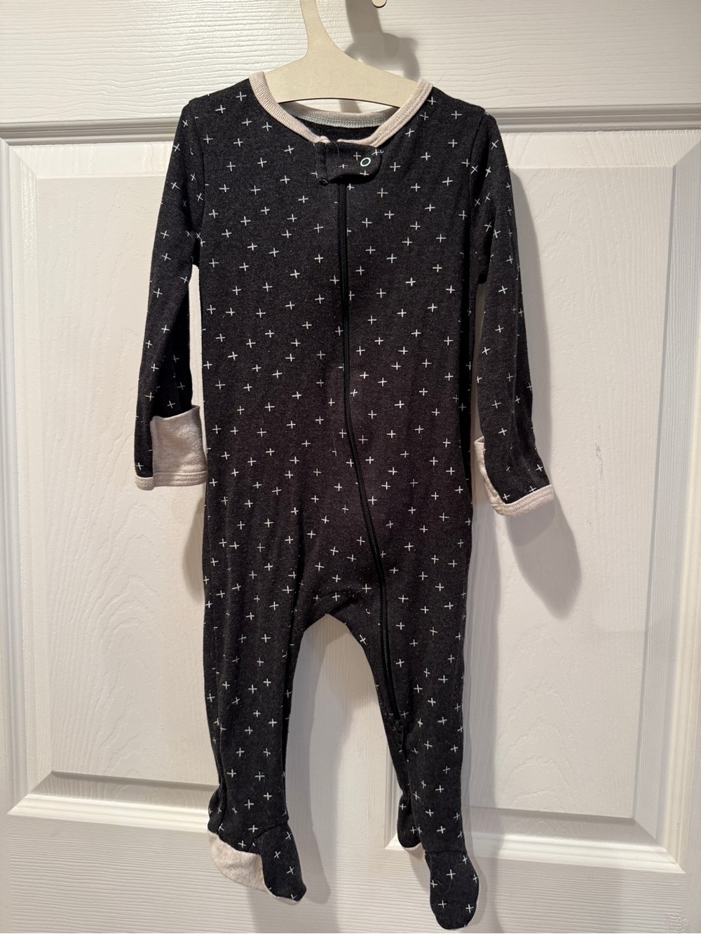 Cloud Island Black & Gray Cross-Print Footed One-Piece Pajamas 6-9M